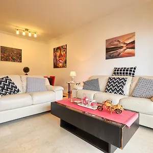 Beach And Town Centre At Your Doorstep Marbella